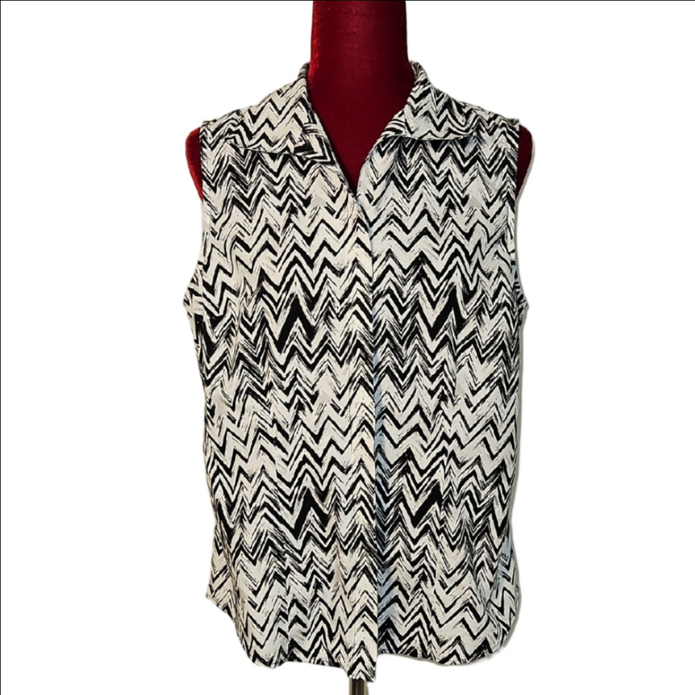 Chico's Iron Free Cotton Sleeveless Top Size Medium (Chico's size 2)